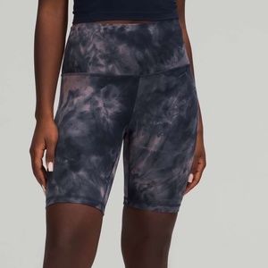 NWT Diamond Dye Lunar Rock True Navy Align Short 8" Size 6